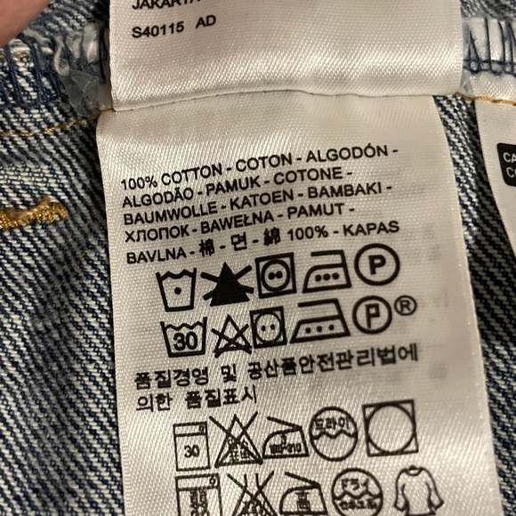 Levi's Stone Washed Women’s Fitted Denim Jacket - Picture 7 of 7